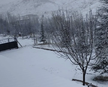 Malatya’da yüksek rakımlı bölgelerde kar yağışı etkili oldu
