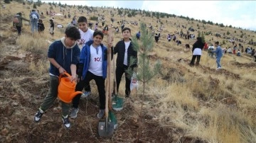 Malatya'da 1923 öğrenciyle 1923 fidan dikildi