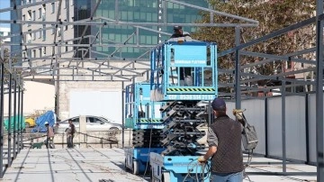 Malatya'da depremzede esnafın yaraları desteklerle sarılıyor