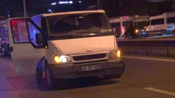 Maltepe’de otomobil minibüse arkadan çarptı: 4 yaralı
