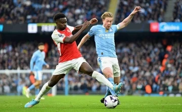 Manchester City - Arsenal maçında kazanan çıkmadı: Yeni lider Liverpool
