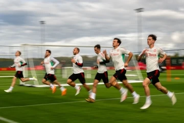 Manchester United’da Mason Mount ve Harry Maguire takımla çalışmalara başladı