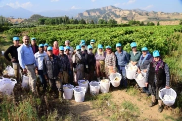 Manisa Büyükşehir, üretime alın terini katanları sevindirdi
