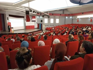 Manisa’da ’Aile İçi İletişim’ söyleşisi
