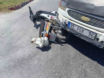 Manisa’da kamyonet motosikletle çarpıştı: 1 yaralı
