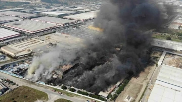 Manisa’da yangına yakın bölgedekiler için uyarı: &quot;Mecbur kalmadıkça pencerelerinizi açmayın&quot;
