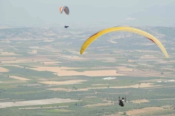 Manisa, paraşüt sporcularının yeni üssü haline geliyor
