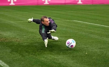 Manuel Neuer, antrenmanlara başladı
