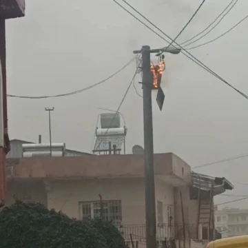 Mardin’de elektrik sayaçlarının içinde olduğu otomasyon panosu yandı
