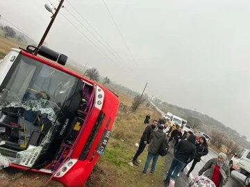 Mardin’de yolcu midibüsü devrildi: 5 yaralı
