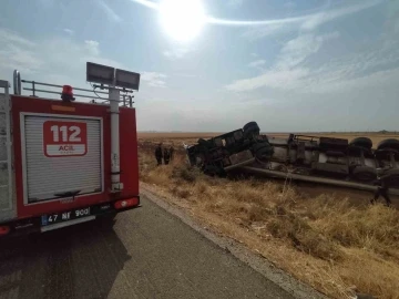 Mardin’de zeytinyağı yüklü tır devrildi: 1 yaralı
