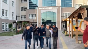 Marketten yaklaşık 3 milyon TL’lik gıda malzemesi çalan 2 şüpheli tutuklandı
