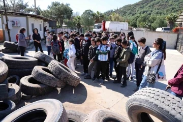 Marmaris’te öğrenciler geri dönüşümü öğrendi
