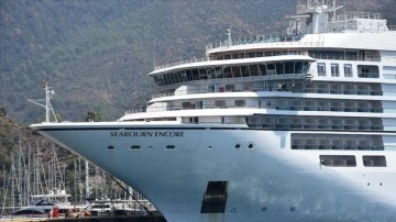 Marmaris'e "Seabourn Encore" 586 yolcusuyla geldi