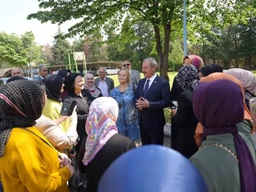 Mazbatasını alan AK Partili Şahin Tin saha çalışmalarına ara vermeden devam etti
