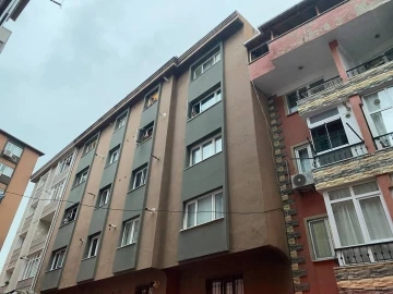 Mecidiyeköy’de 5 katlı binanın çatısı yandı: 3 yaralı
