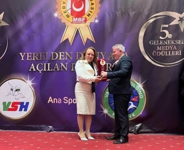 Medya Basın Federasyonu’ndan Prof. Dr. Karabulut’a ödül
