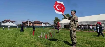 Mehmetçik Kosova’daki 23 Nisan kutlamalarında çocuklarla oyunlar oynadı
