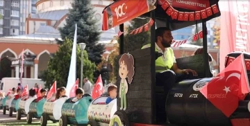 Melikgazi’nin ‘Cumhuriyet Treni’ çocuklar için kalktı
