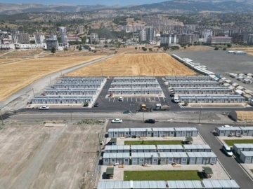 Melikgazi’nin yardım eli depremzedelerin gönüllerine uzanmaya devam ediyor
