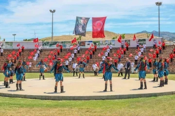 Menemenliler zeybek oynayacak, ustalar çömlek yapacak
