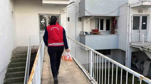 Menteşe Belediyesi 1 ton portakal dağıttı
