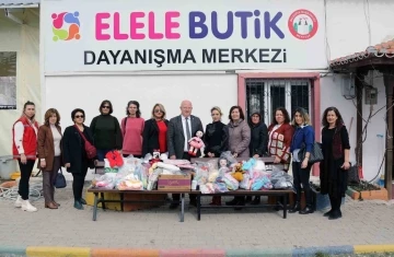 Menteşeli kadınlar depremzede çocuklar için ördü
