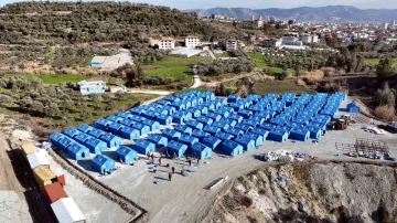 Mersin Büyükşehir Belediyesi Hatay’da bin 500 kişilik çadır kent kuruyor
