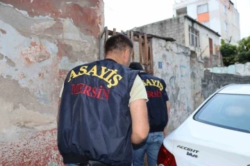 Mersin’de hapis cezasıyla aranan şahıslara eş zamanlı operasyon: 78 gözaltı
