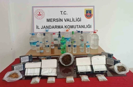 Mersin’de kaçak içki ve makaron ele geçirildi
