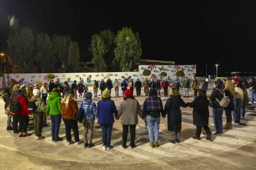 Mersin’de kadına yönelik şiddete karşı farkındalık etkinlikleri düzenlendi
