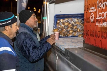 Mersin’de tarım işçilerinin sabah çorbası belediyeden
