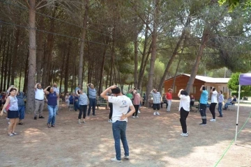 Mersin’deki emekliler Tarsus Gençlik Kampı’nda buluştu
