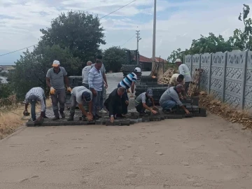 Mersinli Mahallesi’nde yollar kilit parke taşıyla buluştu
