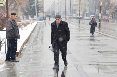 Meşhur atasözü gerçek oldu, kartpostallık görüntüler oluştu
