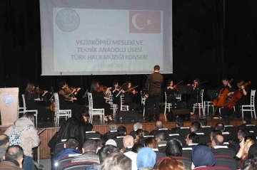 Meslek liselileri korosu Vezirköprü’de kulakların pasını sildi
