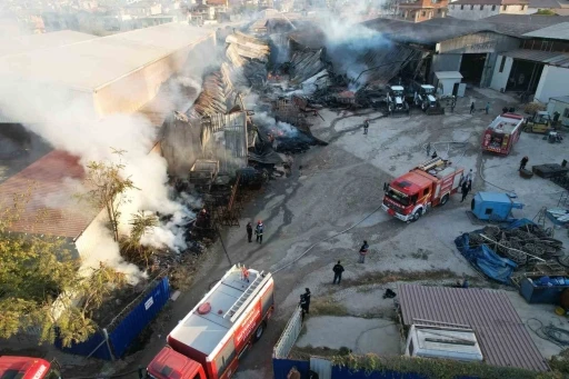 Metal fabrikasında çıkan yangın 