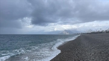 Meteorolojiden Akdeniz Bölgesi'nin batısı ve doğusu için fırtına uyarısı