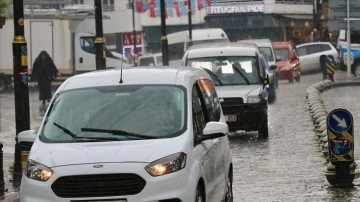 Meteorolojiden Batı Anadolu ve Karadeniz'de kuvvetli sağanak uyarısı