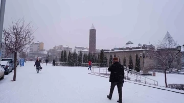 Meteorolojiden Erzurum için kuvvetli kar uyarısı
