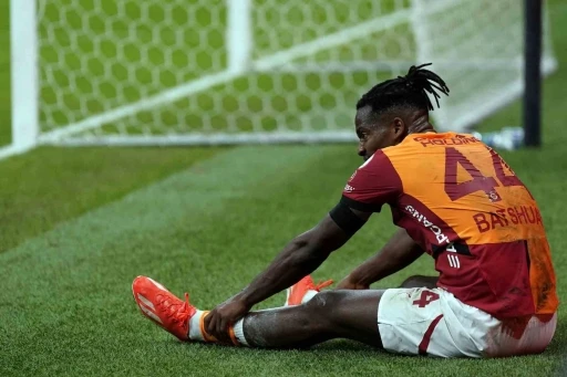 Michy Batshuayi penaltı kaçırdı
