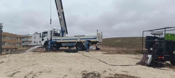 Midyat’ta iki mahallede sondaj kuyusu kazı çalışmaları tamamlandı
