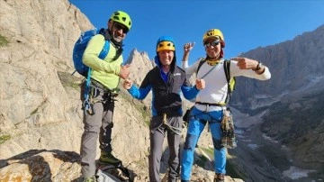 Milli dağcı Tunç Fındık, Hakkari'de kaya tırmanışı yaptı