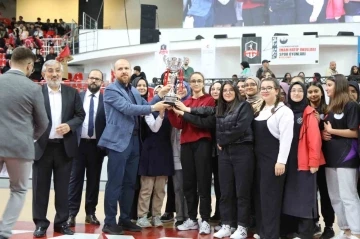 Milli Eğitim Bakan Yardımcısı Yılmaz: “Gelecekte güzel sporcuların yetişmesi için gayretlerinizi bekliyoruz”
