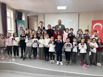 Milli Halterci Halil Mutlu’dan miniklere ziyaret
