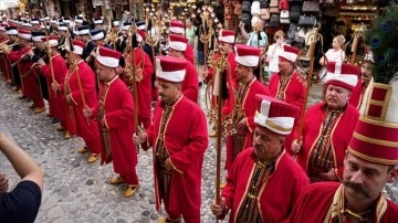 Milli Savunma Bakanlığı Mehteran Birliği tarihi Mostar Köprüsü'nde konser verdi