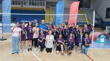 Mini Kızlar Voleybol Kulüp Müsabakaları sona erdi
