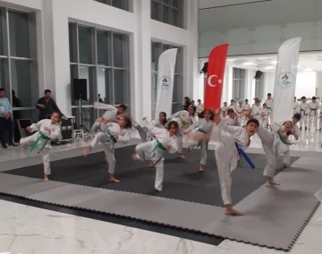 Minik kursiyerler kuşak atladı
