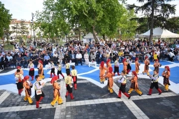 Bursa'da minikler izleyenleri kendine hayran bıraktı