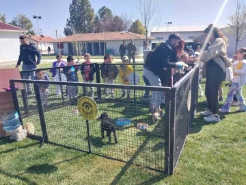 Miniklerden Sahipsiz Sokak Hayvanları Bakım ve Rehabilitasyon Merkezi’ne ziyaret
